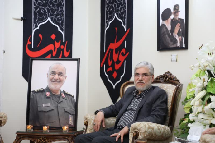 دیدار وزیر علوم با خانواده سردار شهید سلامی (2)