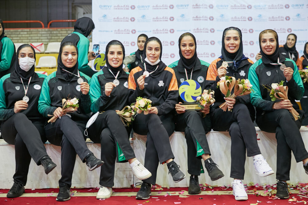 اهدای مدال و جام لیگ برتر والیبال زنان/ منبع: فدراسیون والیبال