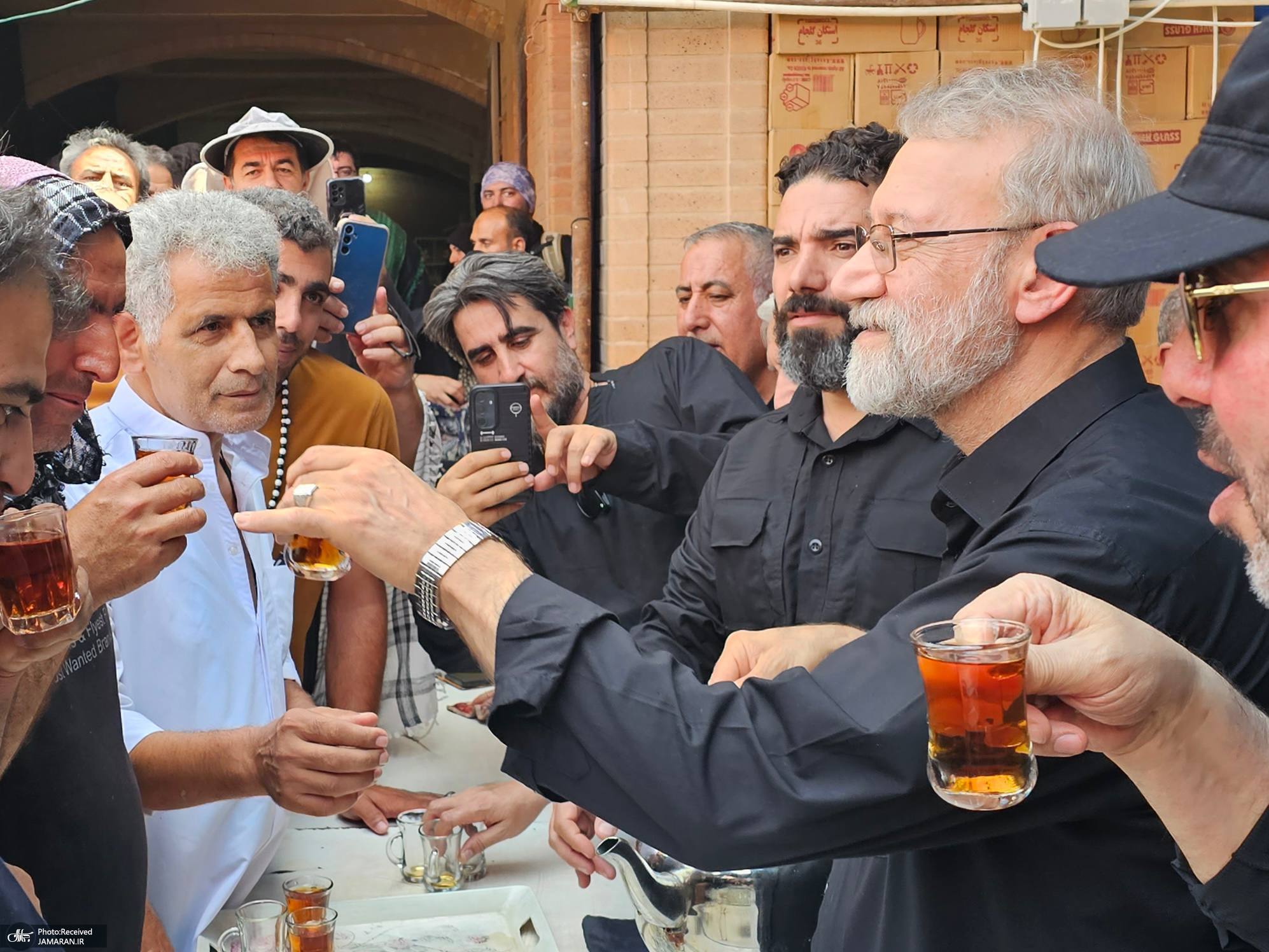 حضور لاریجانی در مسیر اربعین 2 (2)