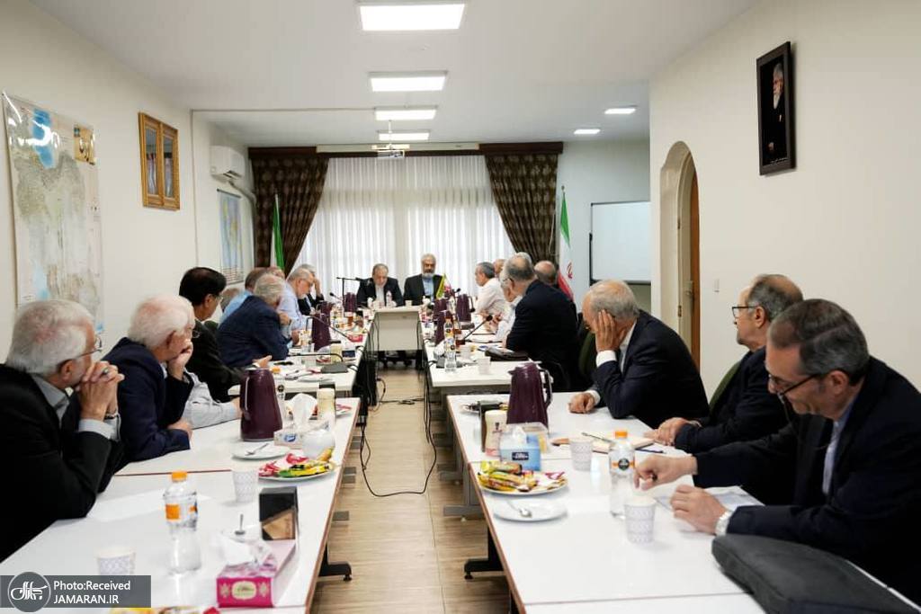 تجلیل انجمن سفرای پیشین ایران از عباس عراقچی وزیر امور خارجه (4)