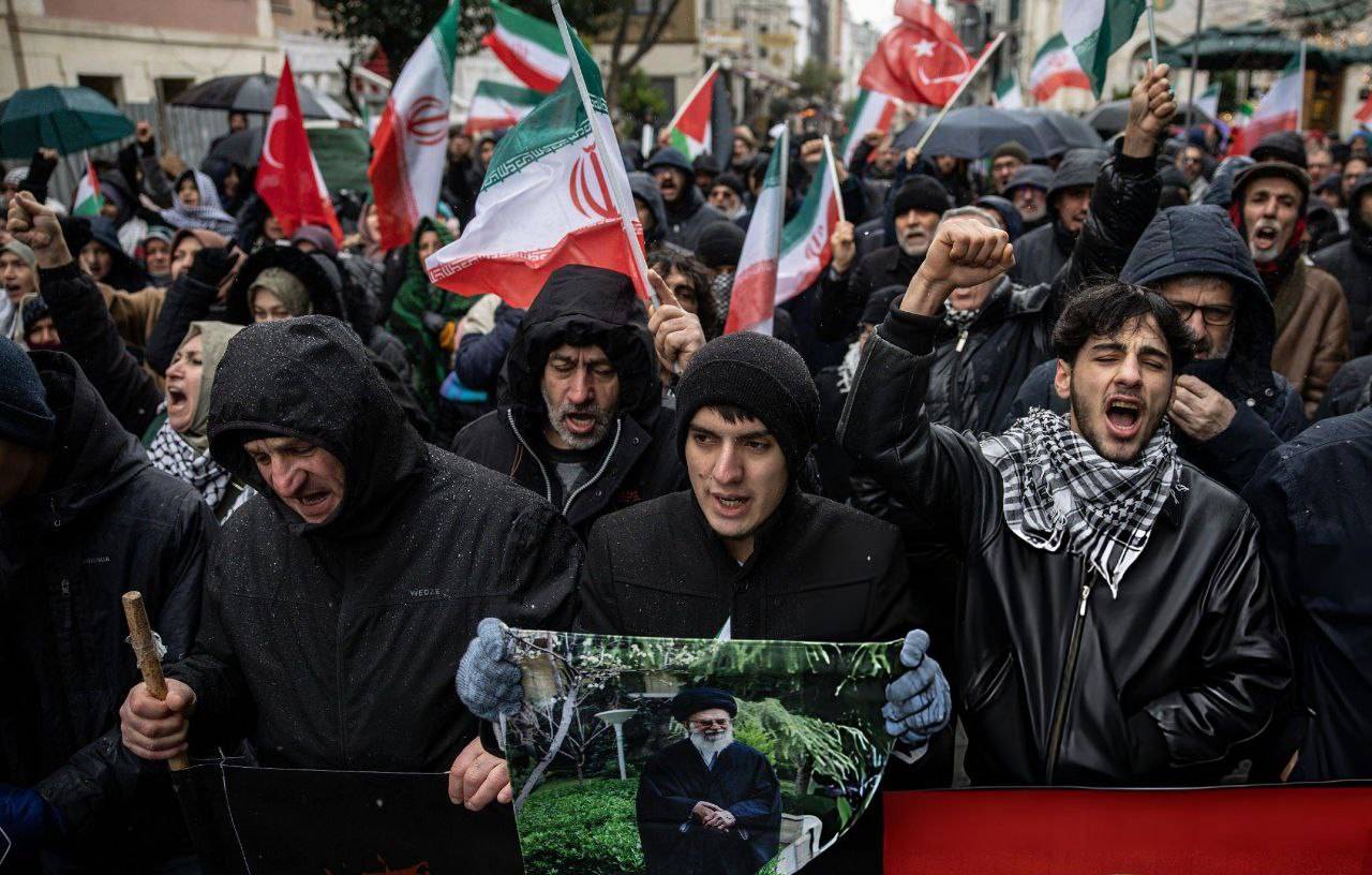 تظاهرات هزاران نفری در استانبول ترکیه برای حمایت از ایران (2)