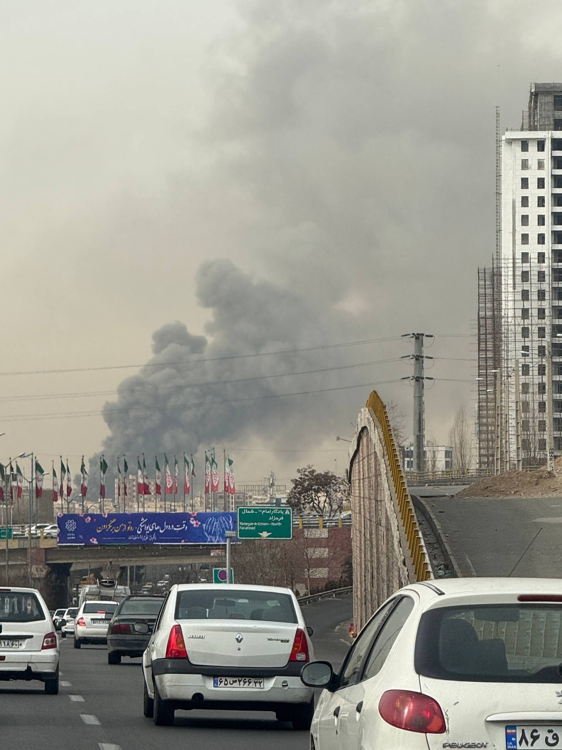تصویری از آتش سوزی در غرب تهران