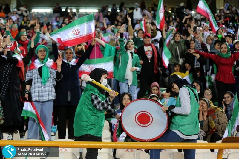 زنان تماشاگر ایران زنان هوادار ایران زنان در ورزشگاه تماشاگران زن ایران هواداران زن ایران