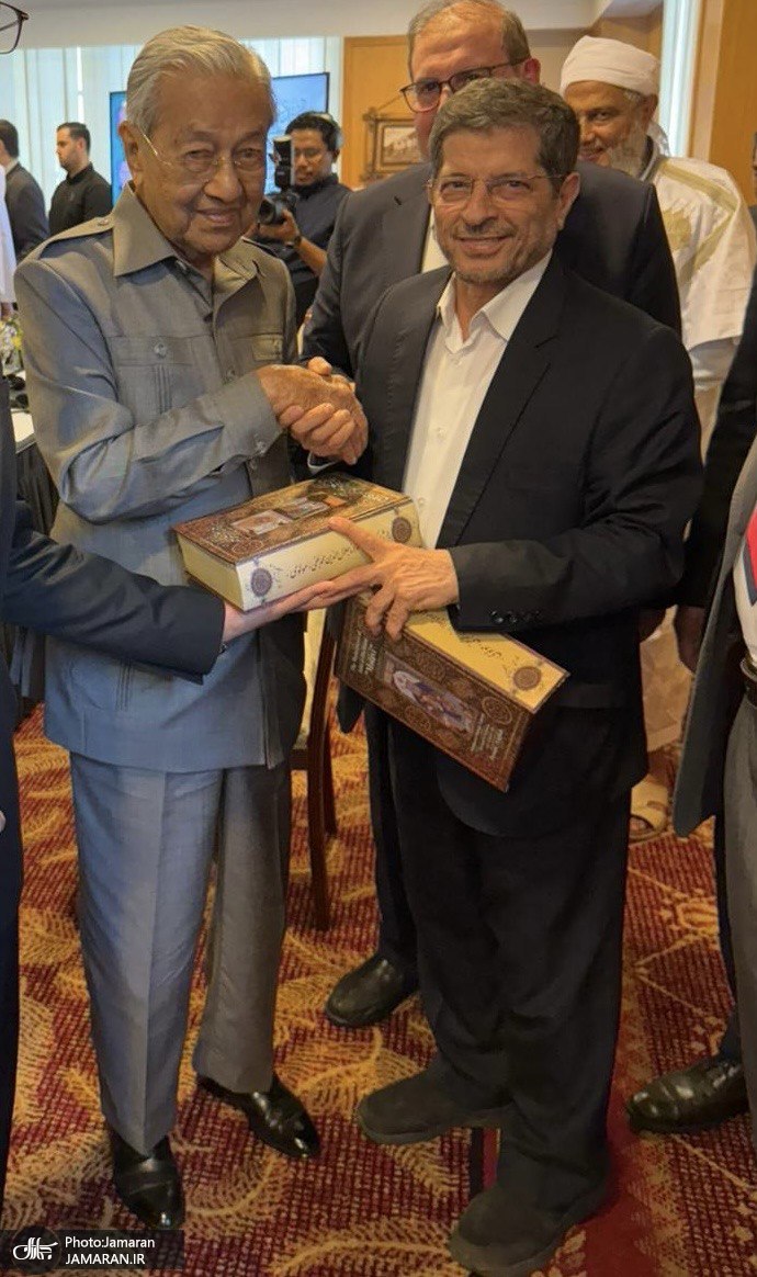 عباس خامه یار و مهاتیر محمد