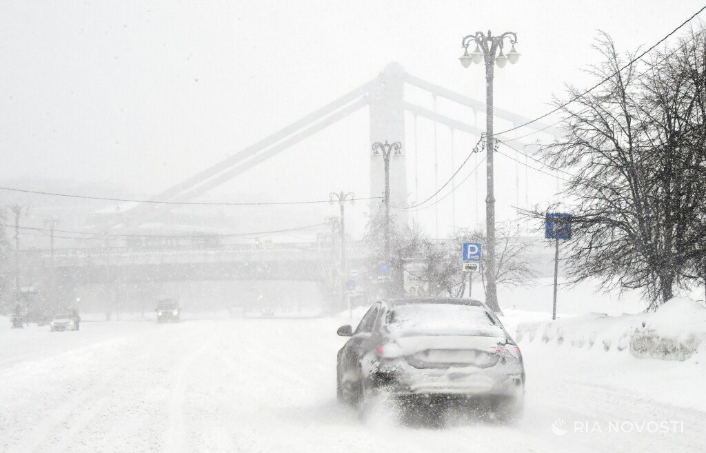 بارش برف سنگین در مسکو  و لغو 19 پروازها  (4)