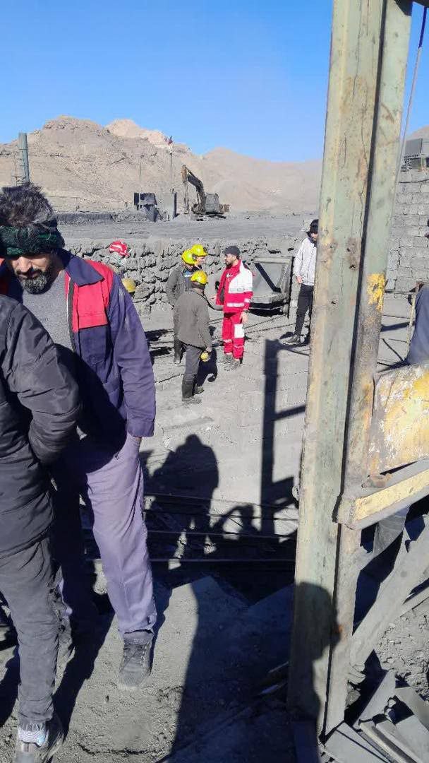 ریزش معدن سنگ‌آهن کوشک بافق (3)