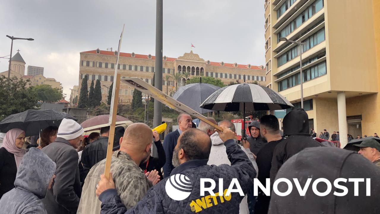 تجمع اعتراضی سپرده‌گذاران لبنانی در بیروت  (3)