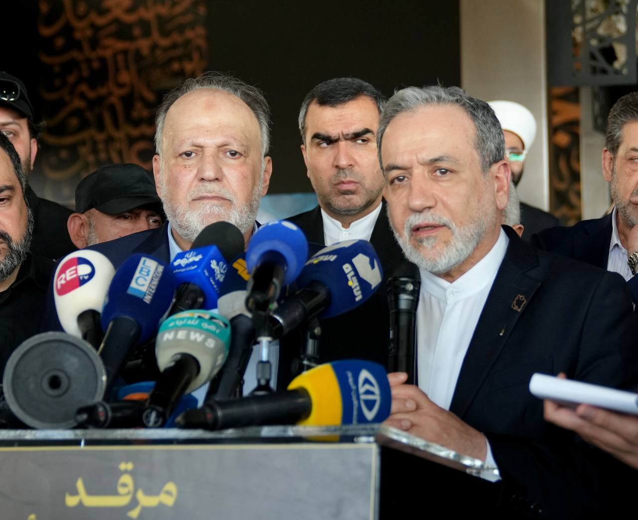 ادای احترام وزیر امور خارجه ایران به مزار شهید سید حسن نصرالله دبیرکل فقید حزب الله لبنان 3