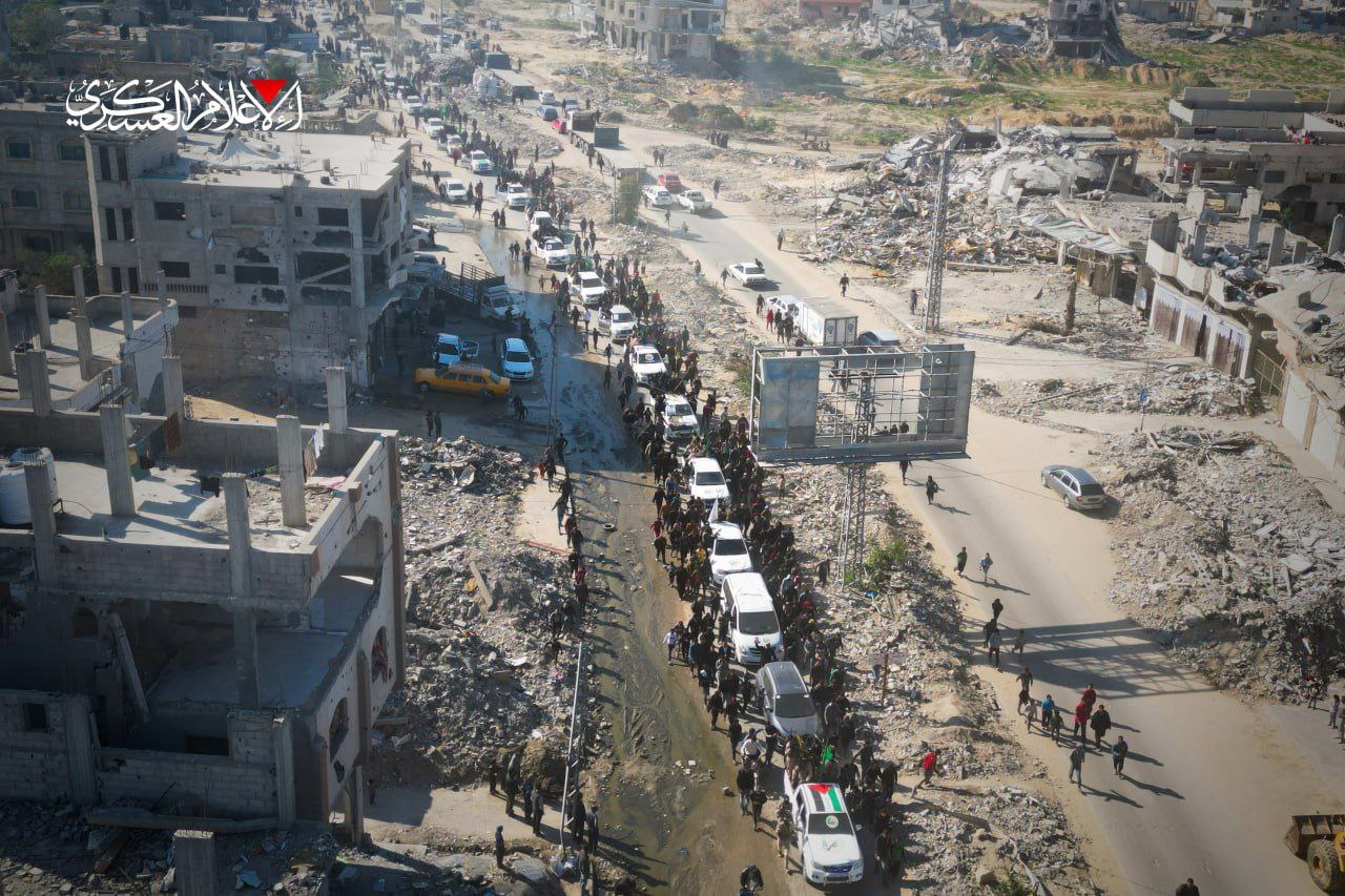 تصاویری از آزادی اسیر اسرائیلی «اربیل یهود» و «گادی موزس» توسط حماس (3)