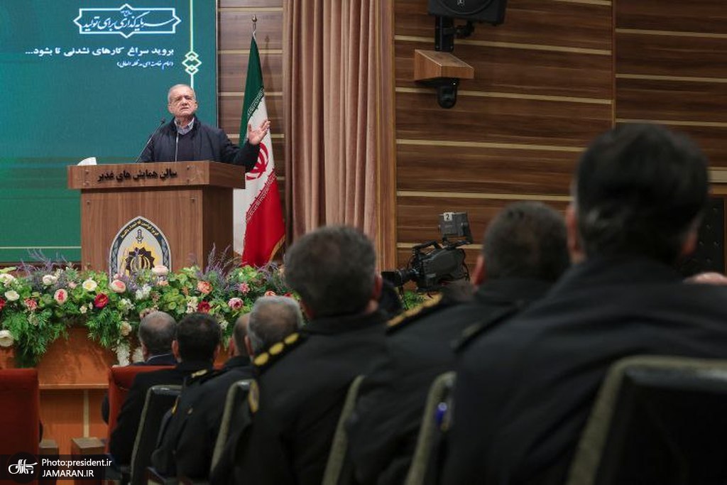 پزشکیان در در مراسم تجلیل از دست‌اندرکاران احداث شهرک مسکونی حضرت فاطمه زهرا (س) فراجا (5)