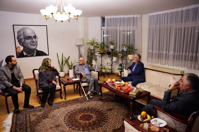 دیدار صالحی وزیر فرهنگ با هوشنگ مرادی کرمانی (2)