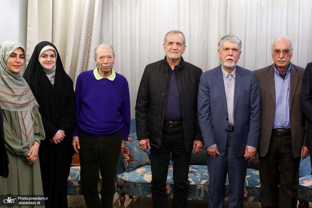حضور رئیس‌جمهور پزشکیان در منزل استاد علی نصیریان (1)
