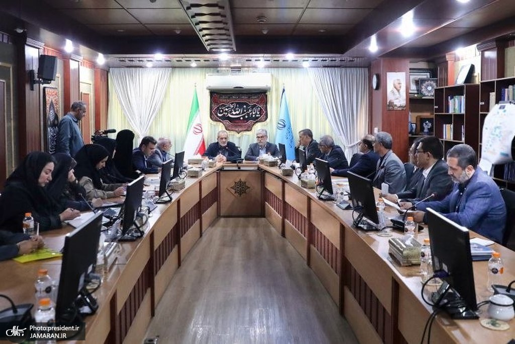 دومین نشست با اساتید مدیریت دانشگاهها (1)