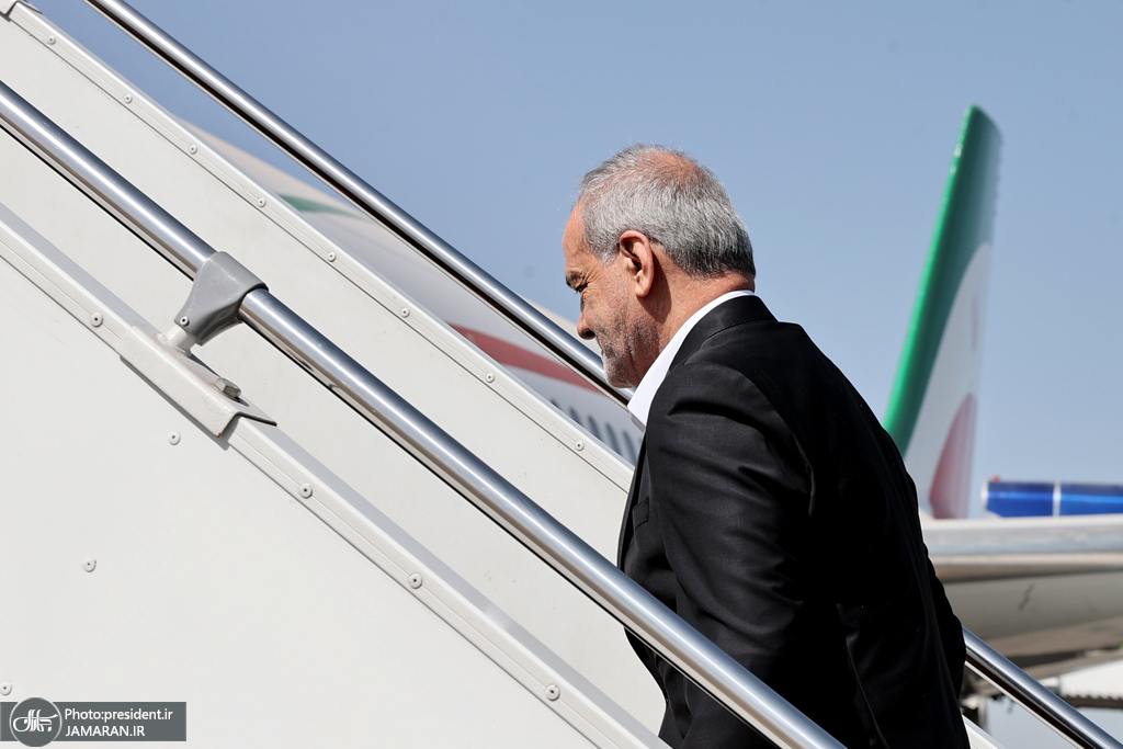 پزشکیان راهی قطر شد (2)