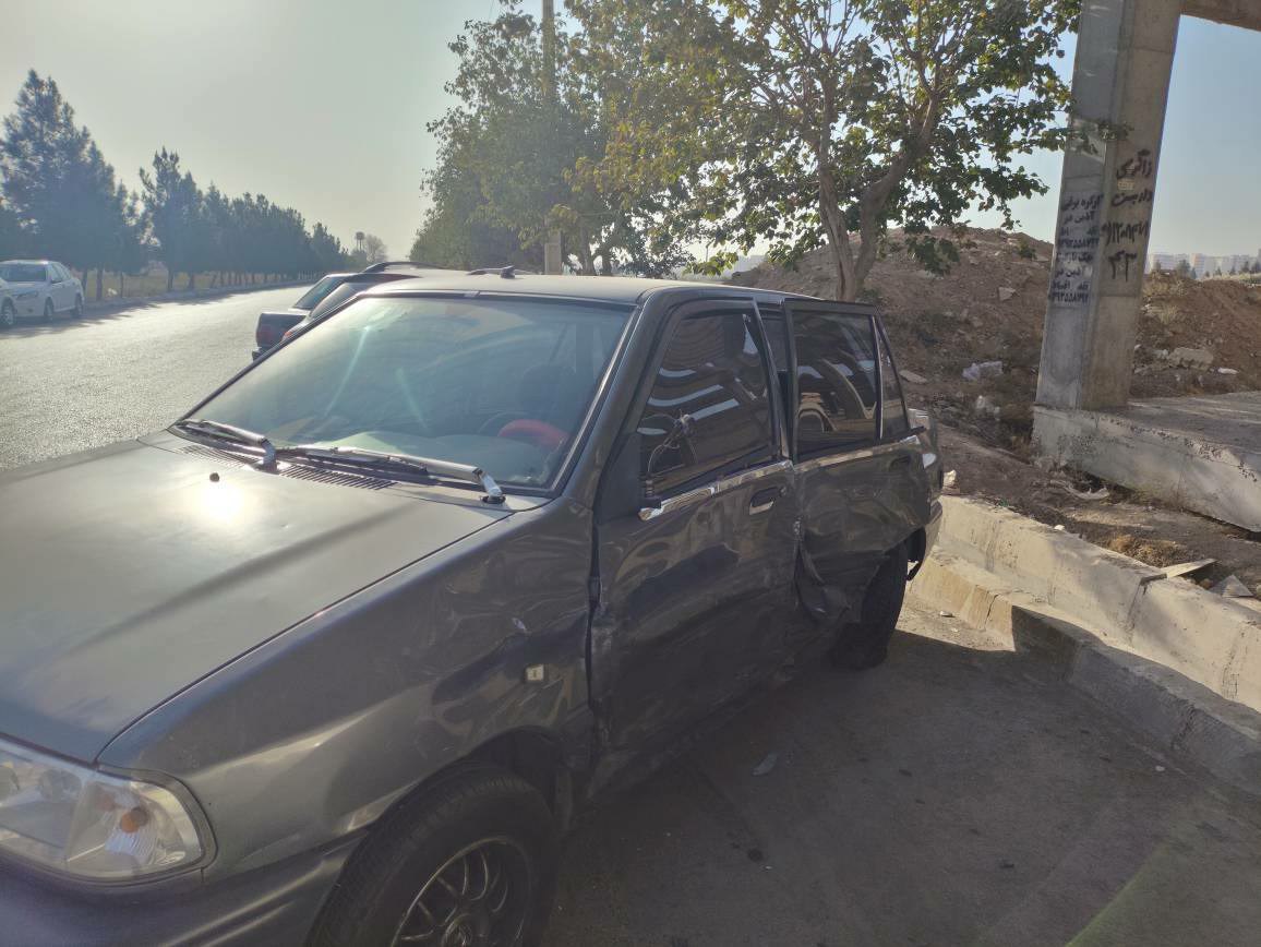 مصدومیت ۱۵ دانش آموز در تصادف ۳ سرویس مدارس (4)