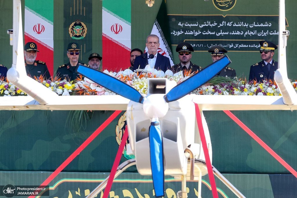 پزشکیان در روز ارتش (1)