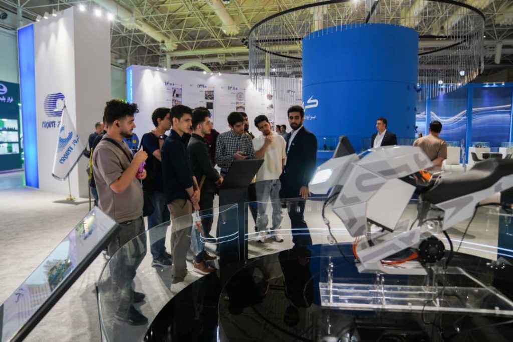 حضور پرقدرت کروز در نمایشگاه قطعات خودرو (3)