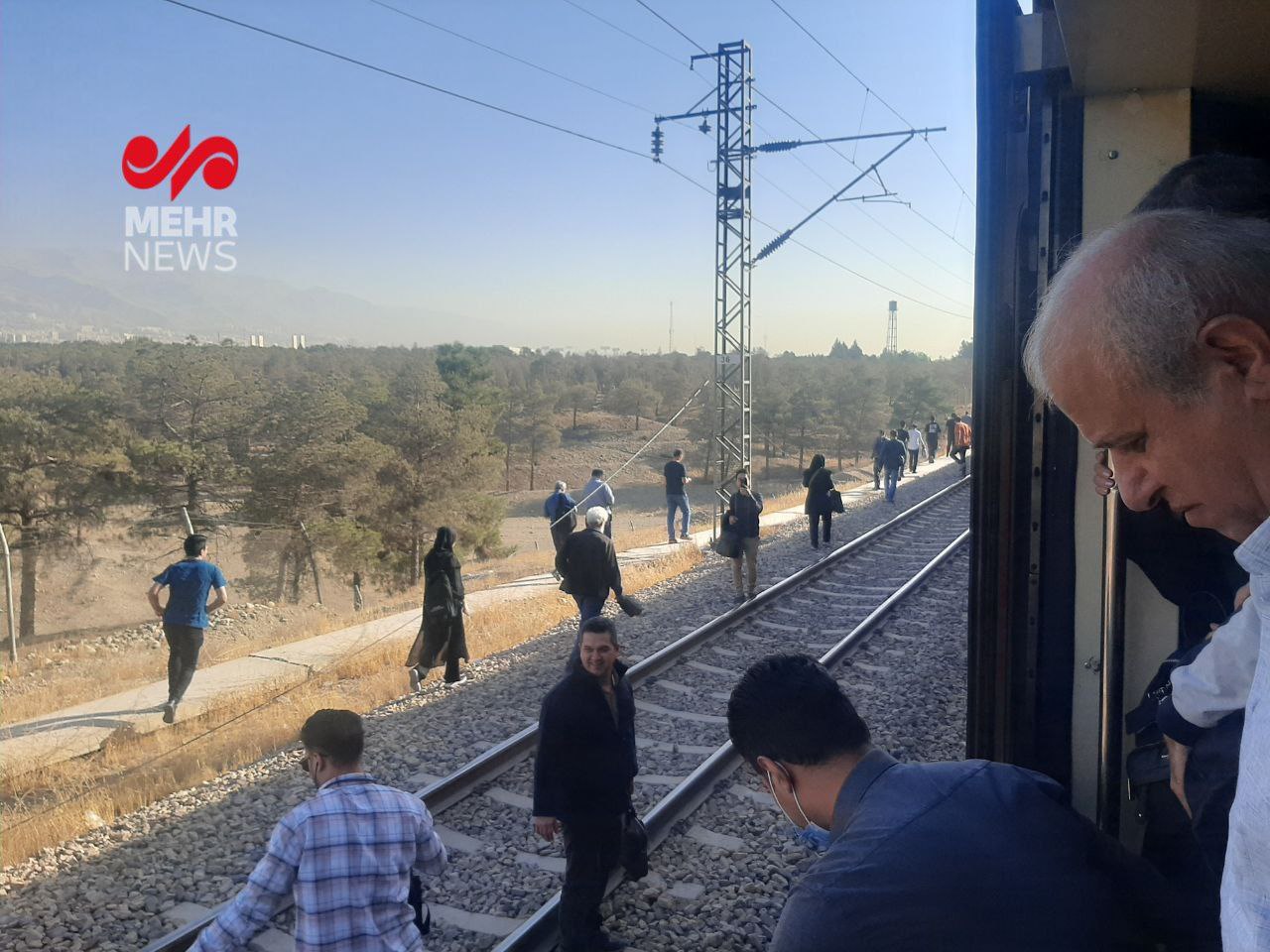 اختلال مترو تهران در محدوده چیتگر (4)