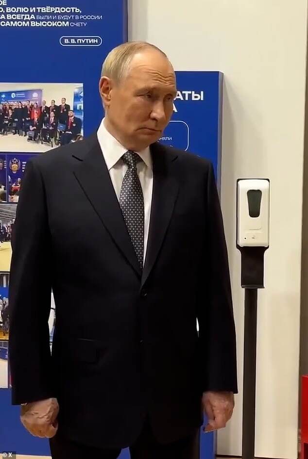 2دست دادن پوتین با یک خانم جنجالی شد