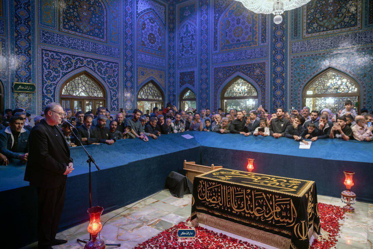 شعرخوانی افشین علا بر مزار رهبر شهید (2)