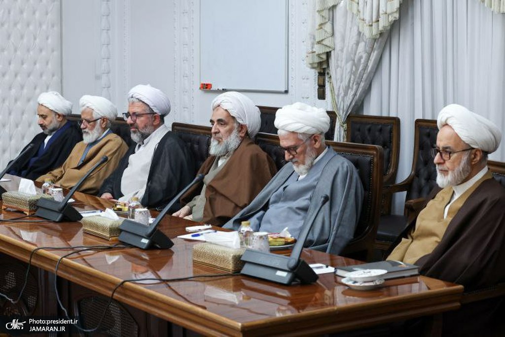 پزشکیان در دیدار جمعی از روحانیون (4)