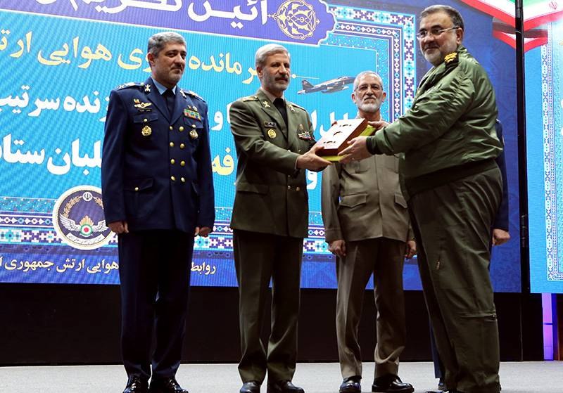 فرمانده قرارگاه مشترک پدافند هوایی خاتم الانبیاء(ص) کشور و نیروی پدافند هوایی ارتش و فرمانده نیروی هوایی ارتش منصوب شدند. (2)