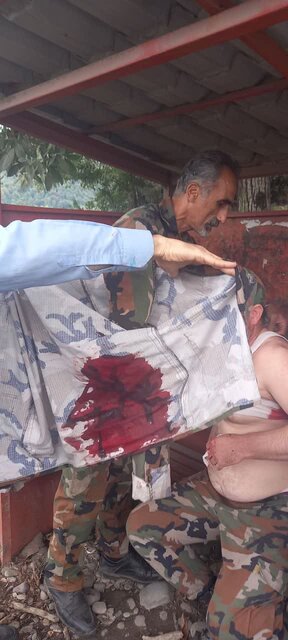 حمله قاچاقچیان چوب به جنگل بان رودباری (1)