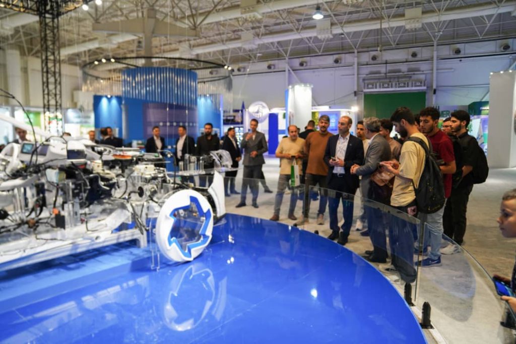 حضور پرقدرت کروز در نمایشگاه قطعات خودرو (6)