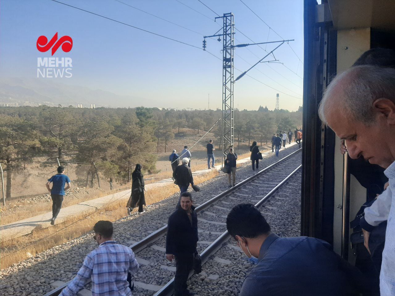 اختلال مترو تهران در محدوده چیتگر (2)