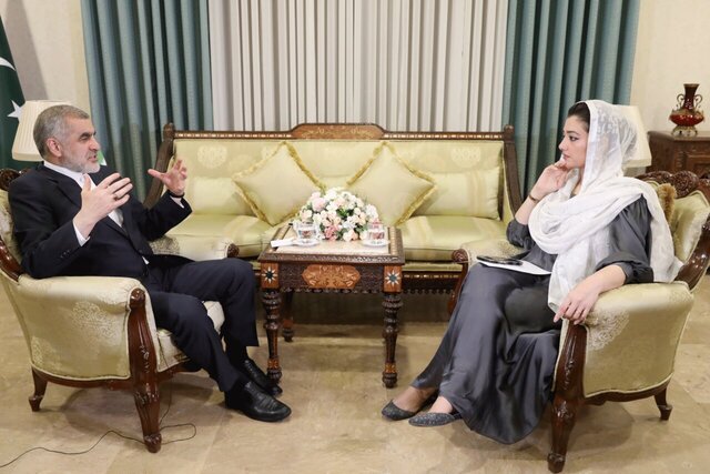 نیکزاد در گفت‌وگویی با شبکه تلویزیونی اردو زبان سماء پاکستان