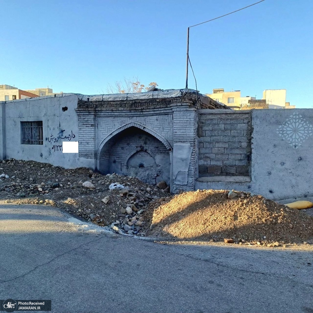 سردر گرمابه تاریخی پیرحصار زیر آوار نخالههای ساختمانی 01 (1)