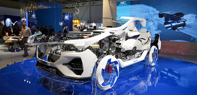 حضور پرقدرت کروز در نمایشگاه قطعات خودرو (2)