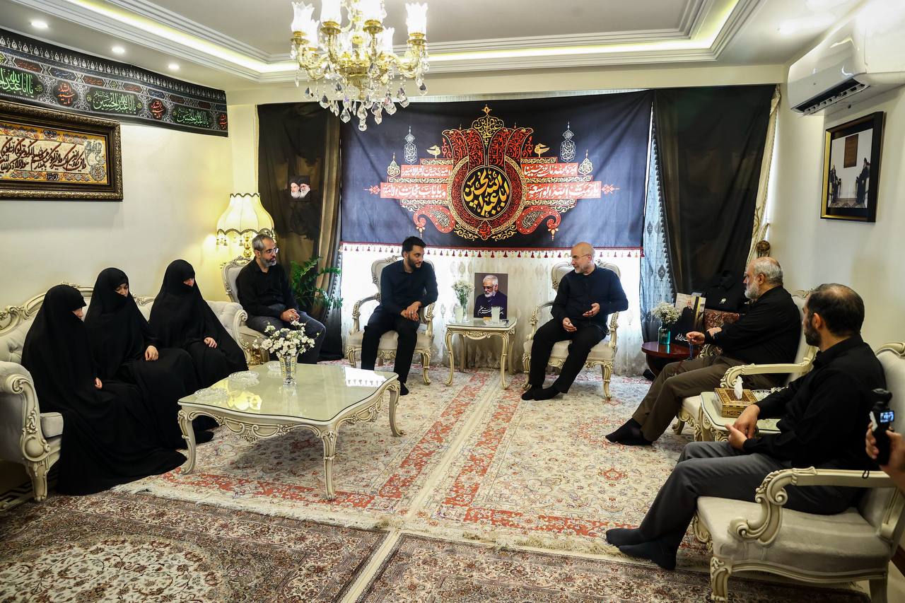 حضور قالیباف در منزل شهید طهرانچی (6)