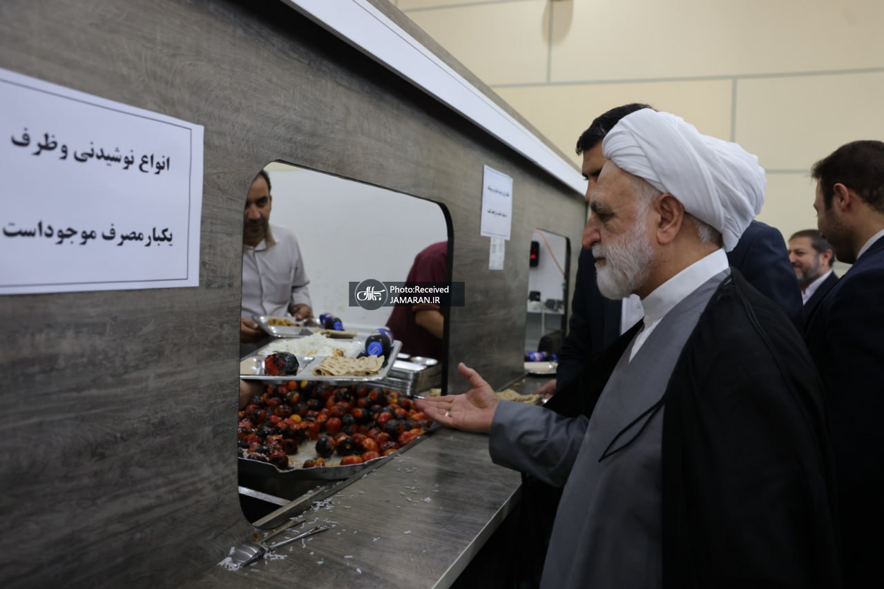 رئیس قوه قضاییه ناهار را با دانشجویان صرف کرد (1)