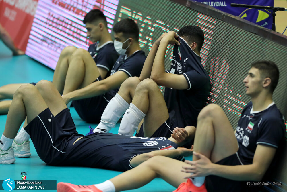 اشک های والیبالیست های نوجوان ایران بعد از شکست مقابل لهستان