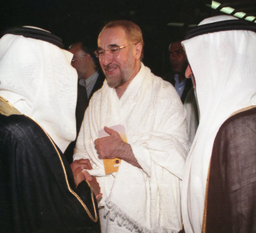 تصاویری کمتر دیده شده از سید محمد خاتمی در لباس احرام (1)