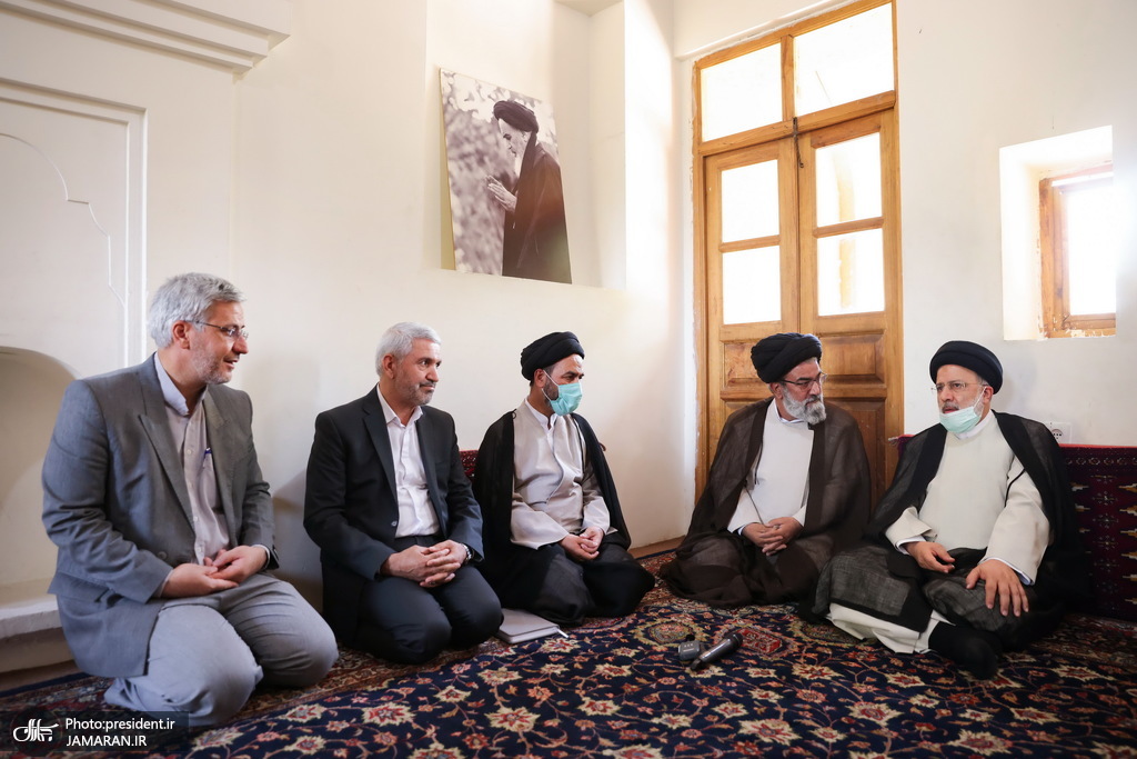 بازدید رئیس جمهور از خانه پدری امام خمینی
