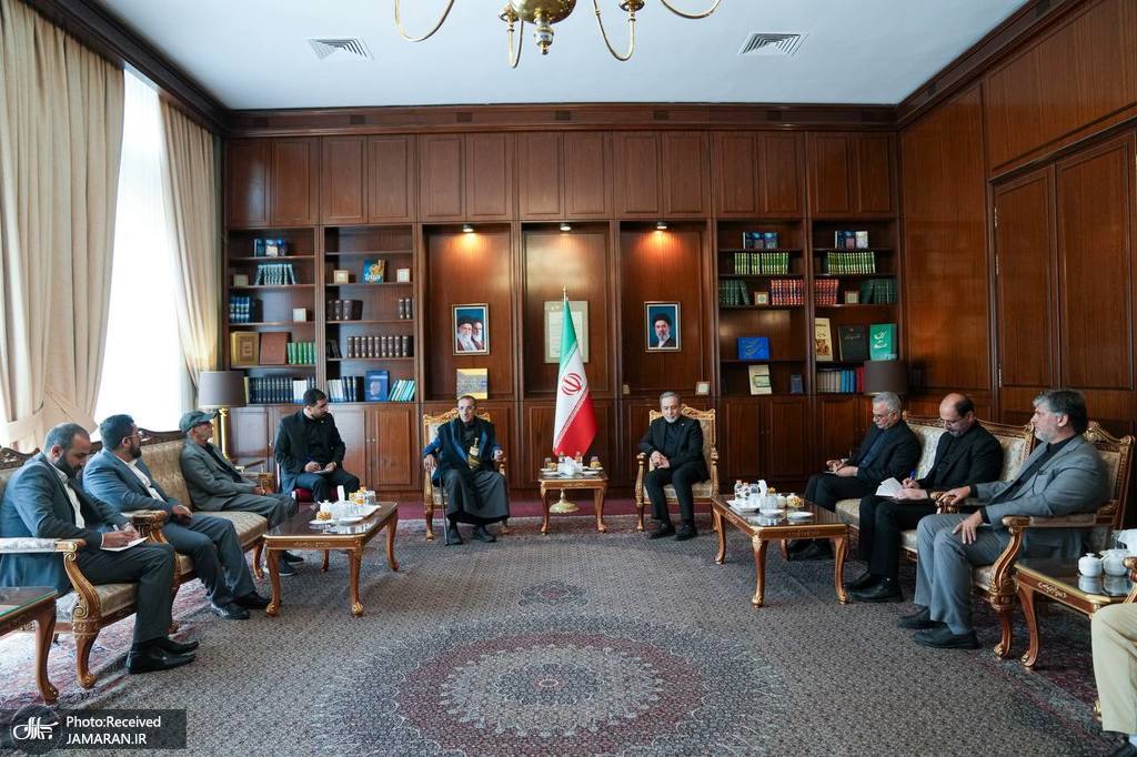 دیدار هیئتی عالی رتبه یمن با سید عباس عراقچی وزیر امور خارجه (3)