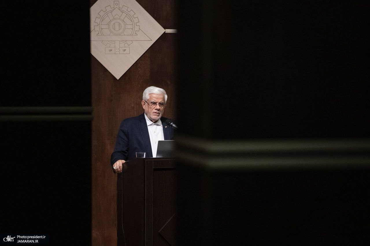 عارف در مجمع عمومی کانون صنفی استادان دانشگاهی ایران (1)