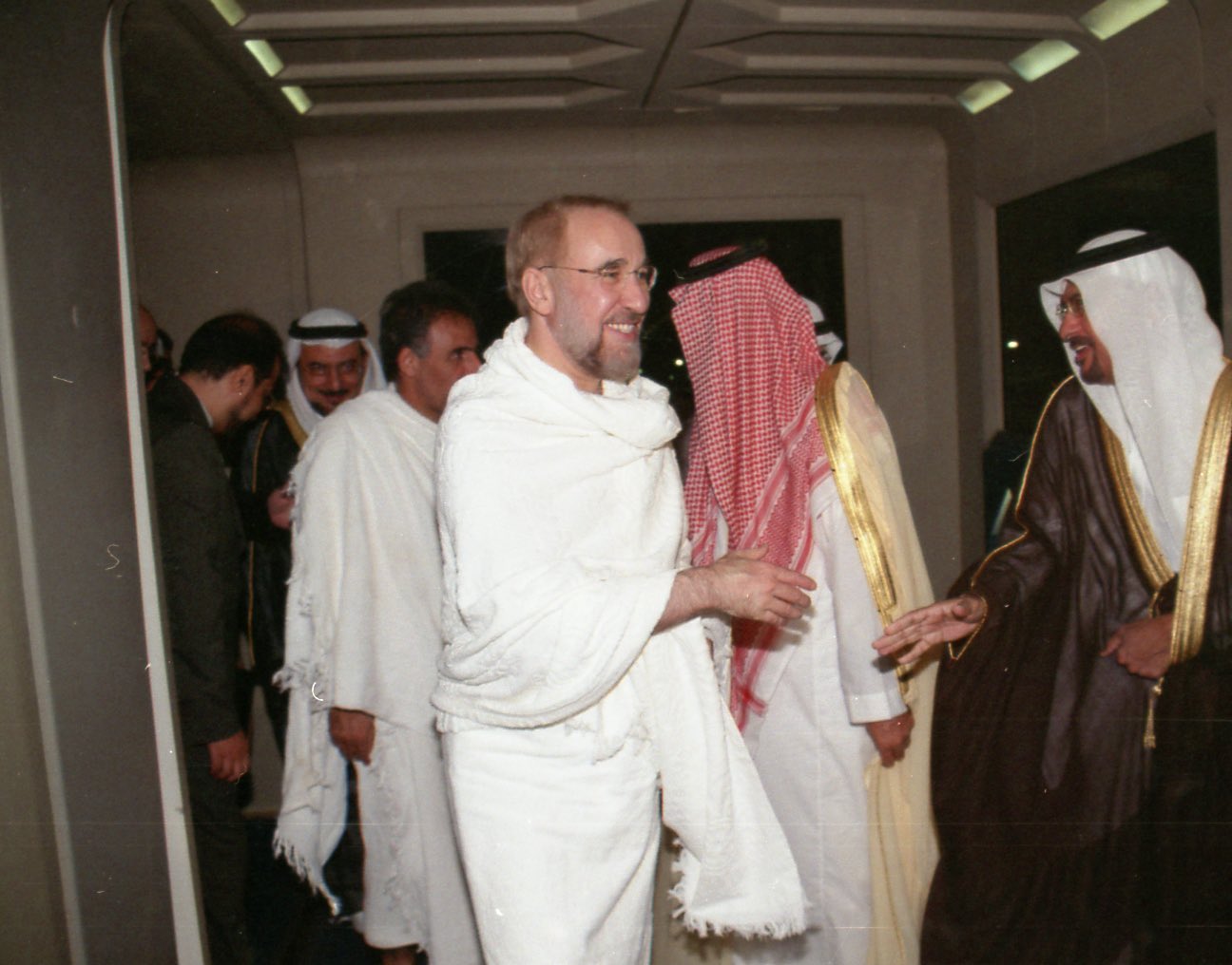 تصاویری کمتر دیده شده از سید محمد خاتمی در لباس احرام (4)