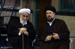 مراسم تشییع آیت الله حسن صانعی (ره) از حسینیه جماران - 2