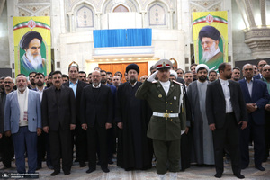 تجدیدمیثاق رئیس و جمعی از کارکنان بنیاد مستضعفان با امام راحل