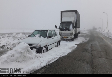 بوران شدید راه‌های ارتباطی شاهرود -  گلستان را بست