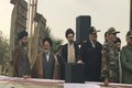تصویری از رهبر انقلاب، سید مجتبی خامنه‌ای در منطقه زلزله زده سر پل ذهاب