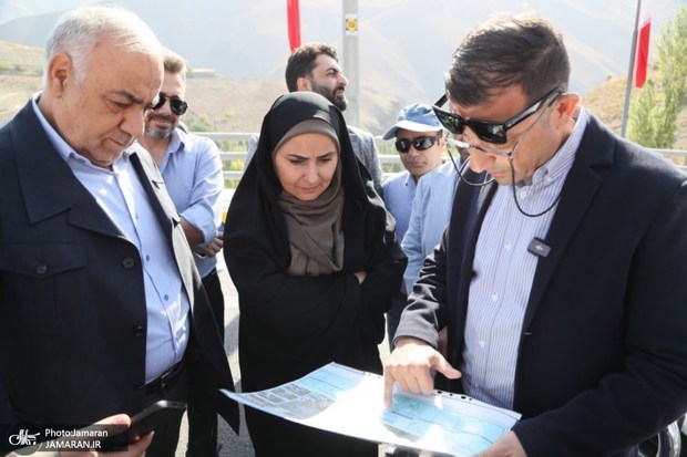بازدید وزیر راه و شهرسازی از آخرین مراحل اجرایی باند شرقی منطقه ۲ آزادراه تهران-شمال/کاهش زمان سفر و مصرف سوخت با افتتاح باند