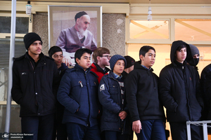 بازدید اقشار مختلف مردم از بیت امام خمینی (س) در جماران-1