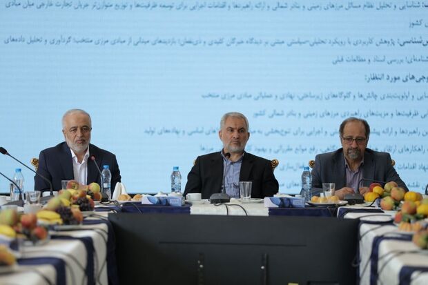 اسماعیلی: تمرکززدایی از بنادر جنوبی باید با فوریت به نتیجه برسد / تأکید بر استفاده از کریدورهای جایگزین برای تنوع‌بخشی به مبادی ورودی کشور / همکاری دولت و بخش خصوصی برای افزایش تاب‌آوری اقتصادی