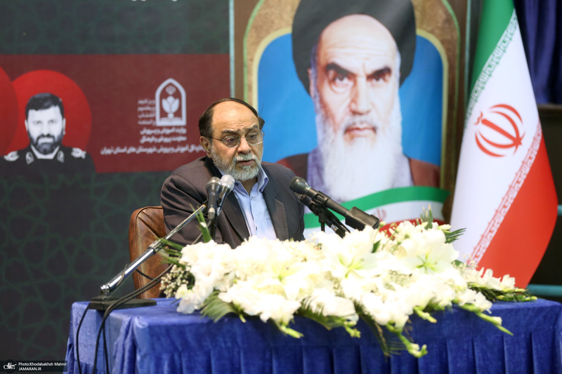 تجدید عهد با آرمان‌های امام خمینی(ره) و بزرگداشت شهدای خدمت در حسینیه جماران