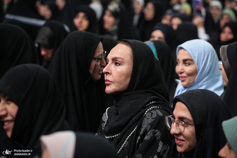 دیدار هزاران نفر از زنان و دختران با رهبر معظم انقلاب