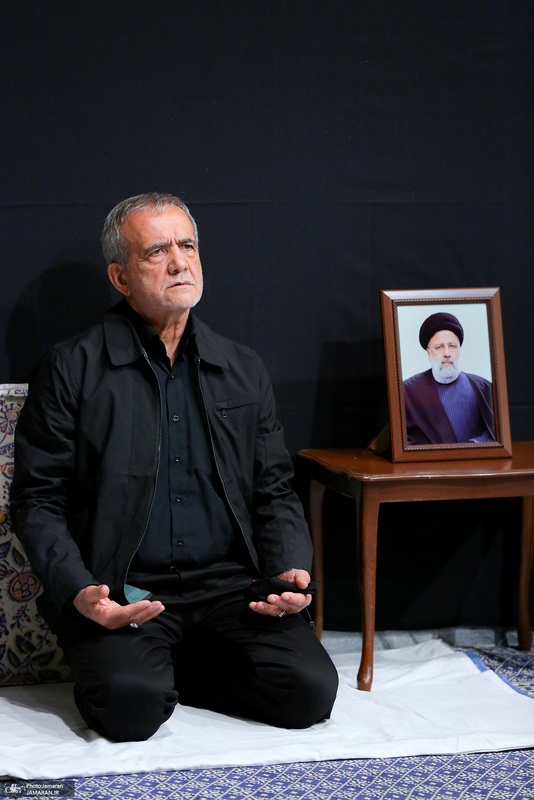 اولین شب مراسم عزاداری حضرت اباعبدالله الحسین (ع) در حسینیه امام خمینی